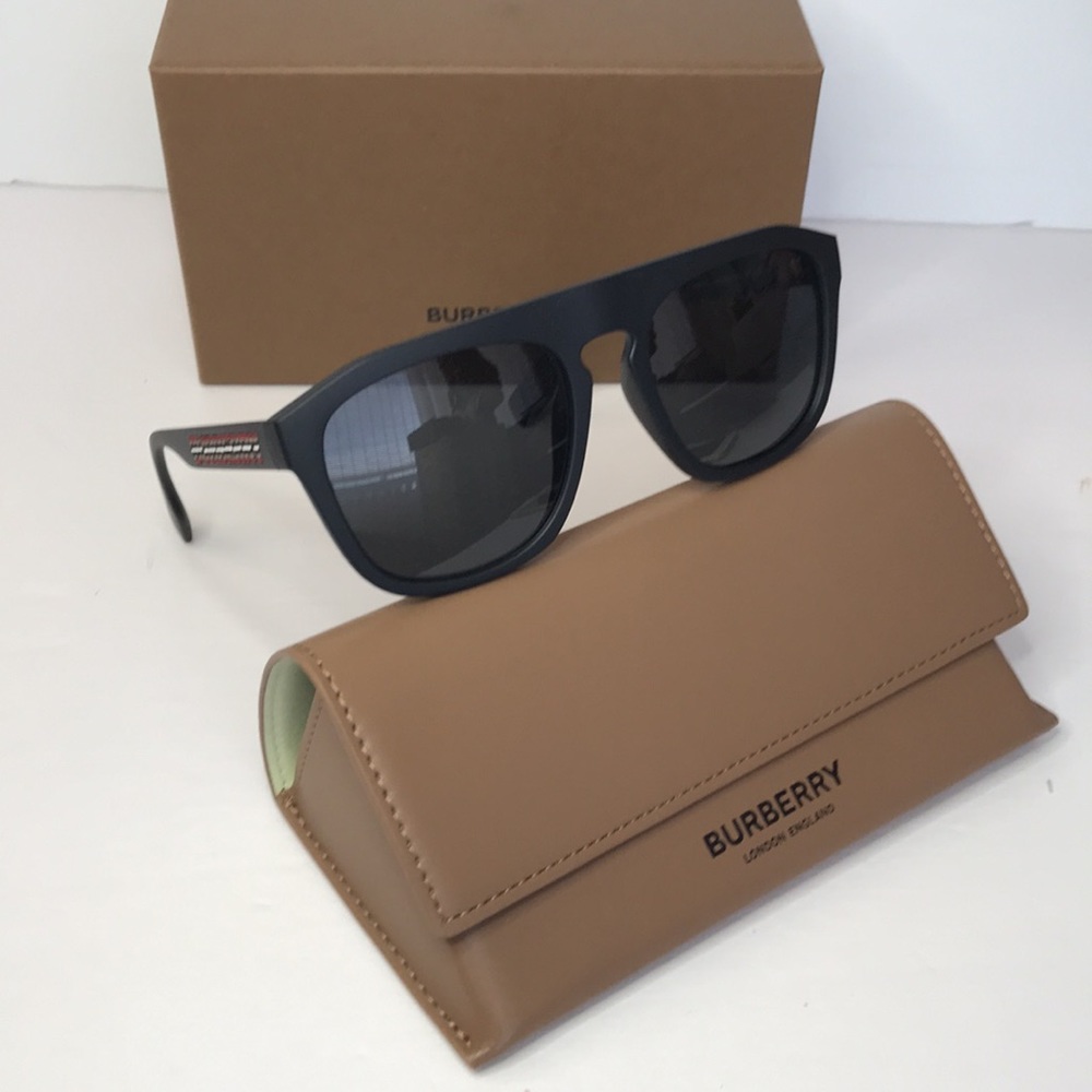 💯- Authentic New Sunglasses Burberry BE 4396 U 346487 Wren Matte Black Dark… - Picture 3 of 13
